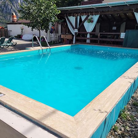 Casa Beasarah. Villa Dubova Dış mekan fotoğraf