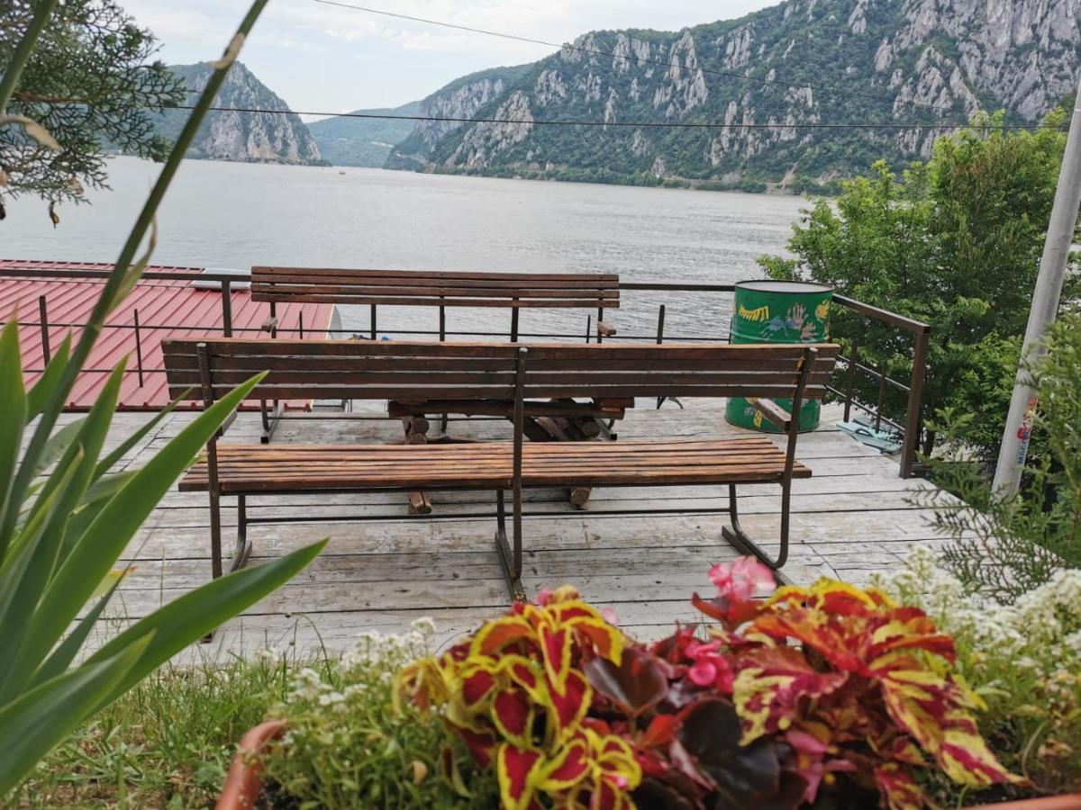 Casa Beasarah. Villa Dubova Dış mekan fotoğraf